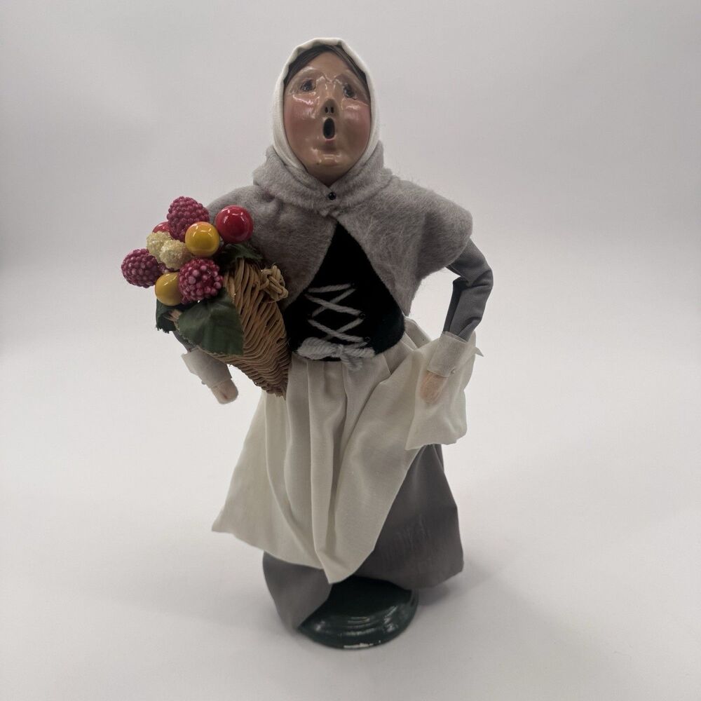 Byers Choice Carolers 1996 Thanksgiving Pilgrim Adult Woman w/Cornucopia